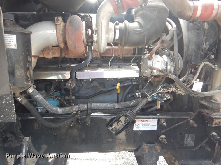 image for item GM9050 2003 Mack 600  tank truck