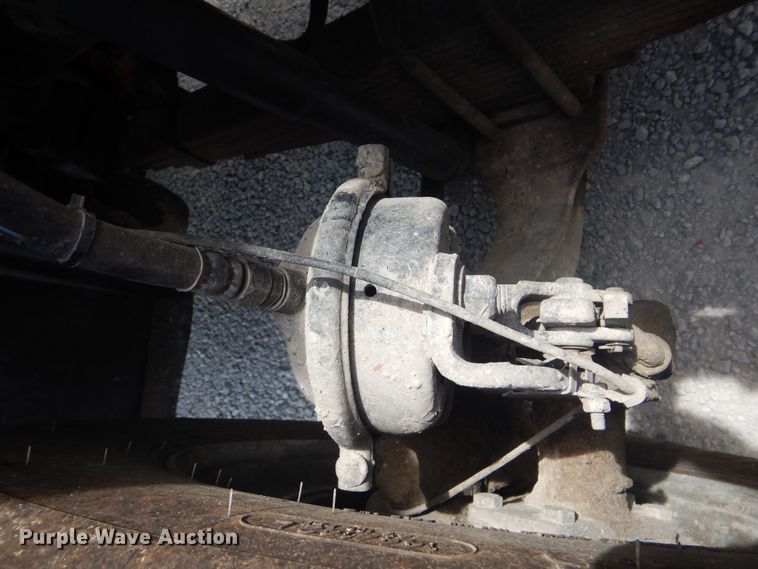 image for item GM9050 2003 Mack 600  tank truck