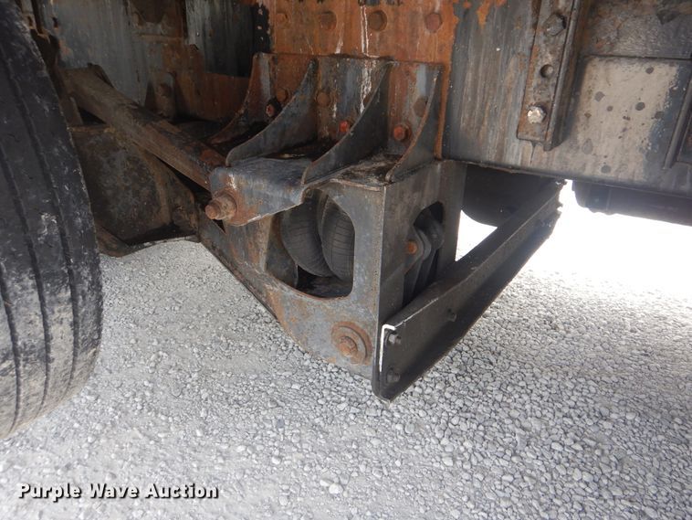 image for item GM9050 2003 Mack 600  tank truck