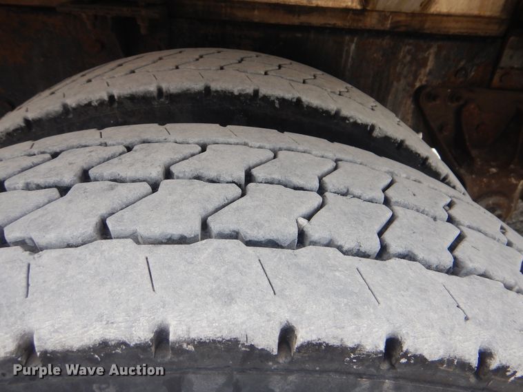 image for item GM9050 2003 Mack 600  tank truck