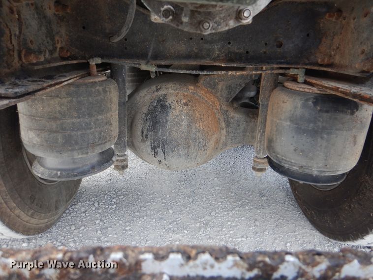 image for item GM9050 2003 Mack 600  tank truck