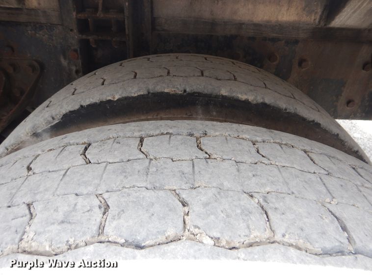 image for item GM9050 2003 Mack 600  tank truck