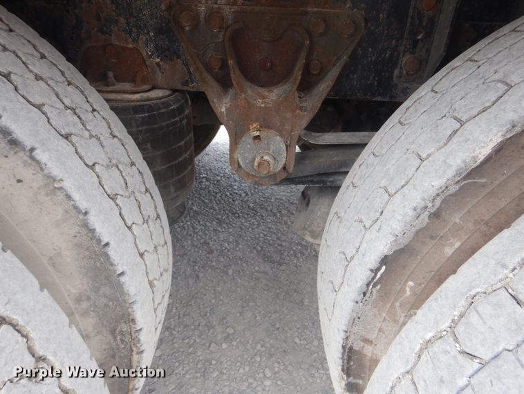 image for item GM9050 2003 Mack 600  tank truck