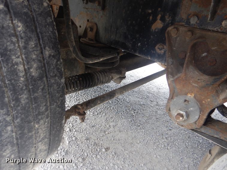 image for item GM9050 2003 Mack 600  tank truck