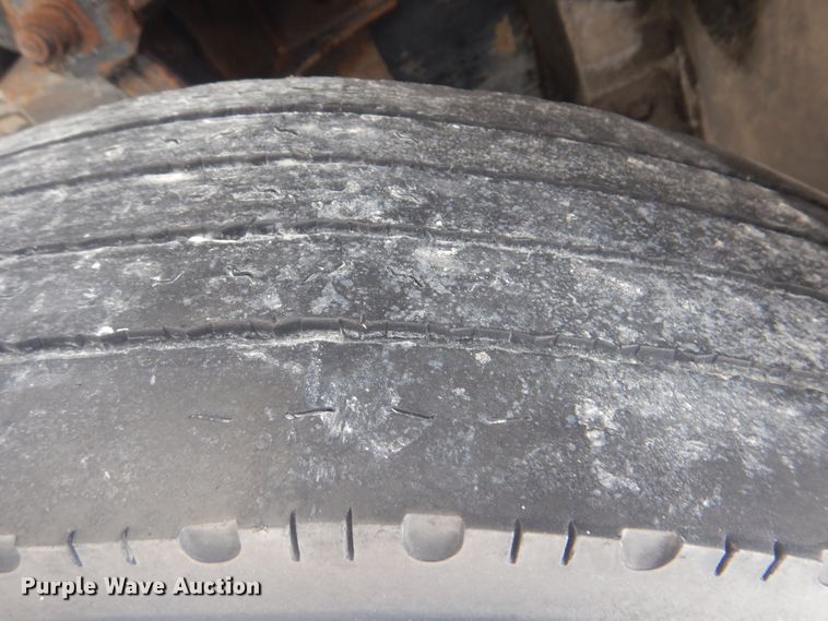 image for item GM9050 2003 Mack 600  tank truck