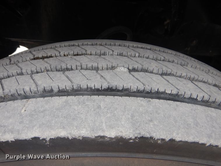 image for item GM9050 2003 Mack 600  tank truck