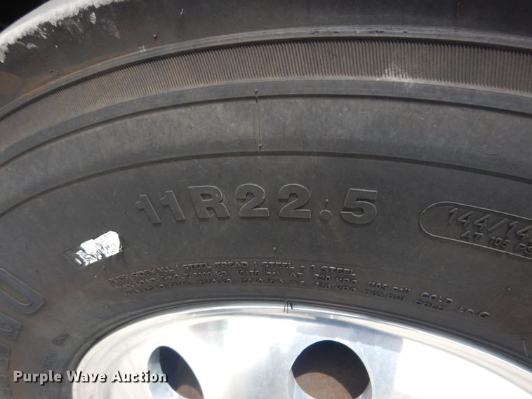 image for item GM9050 2003 Mack 600  tank truck