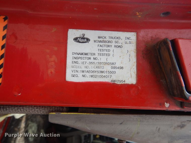 image for item GM9050 2003 Mack 600  tank truck