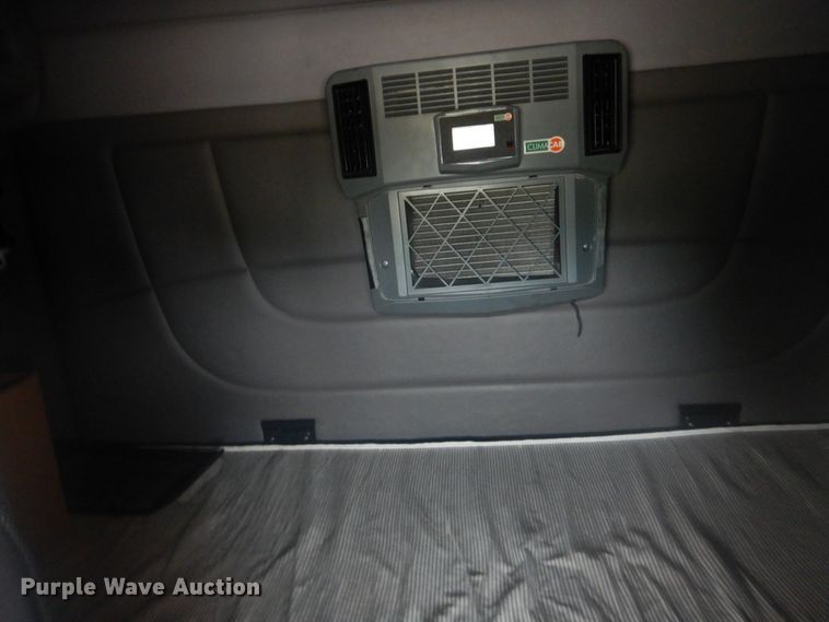 image for item GM9058 2012 Peterbilt 384  semi truck