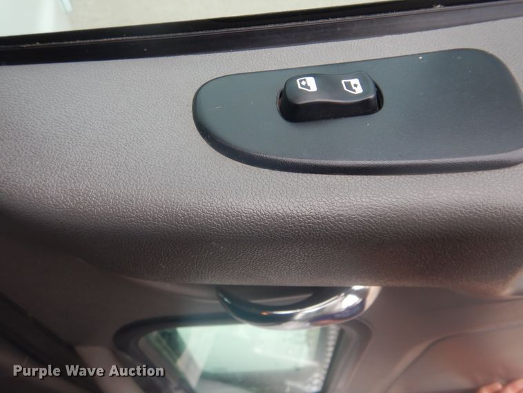 image for item GM9058 2012 Peterbilt 384  semi truck