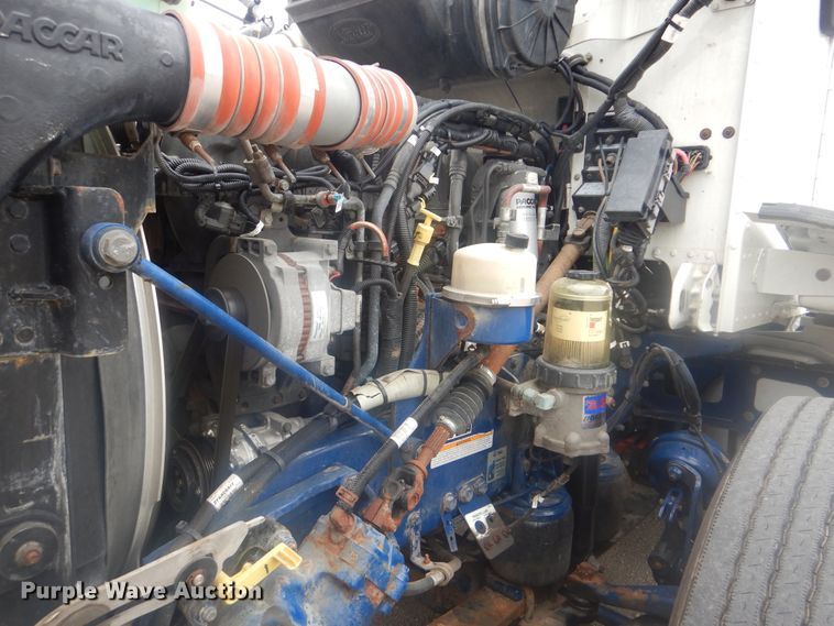 image for item GM9058 2012 Peterbilt 384  semi truck