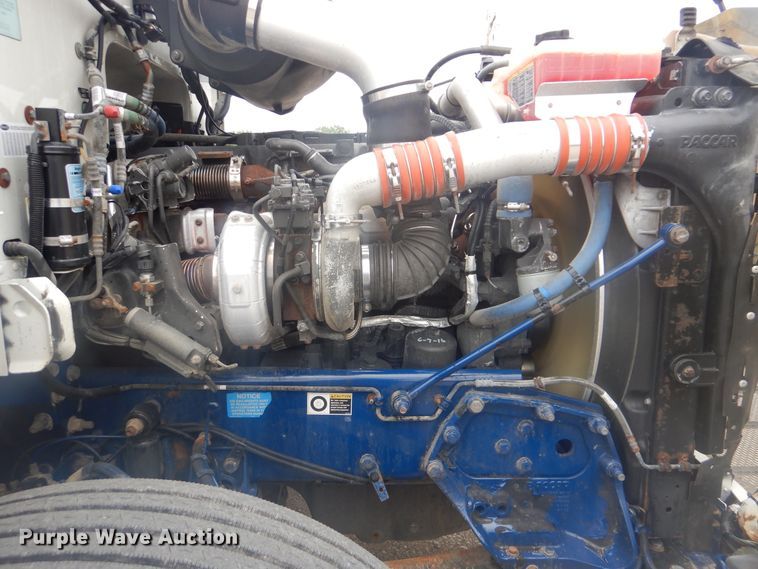 image for item GM9058 2012 Peterbilt 384  semi truck