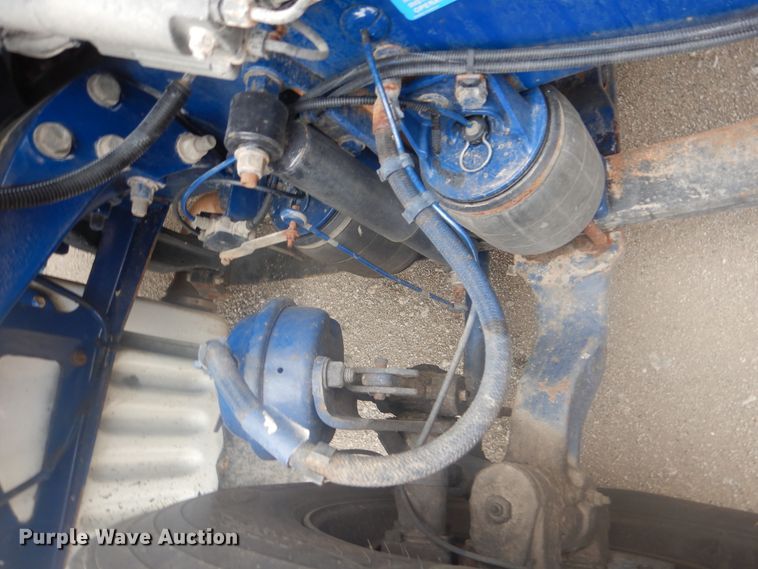 image for item GM9058 2012 Peterbilt 384  semi truck