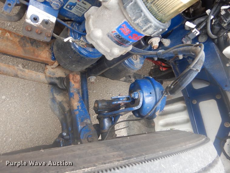 image for item GM9058 2012 Peterbilt 384  semi truck