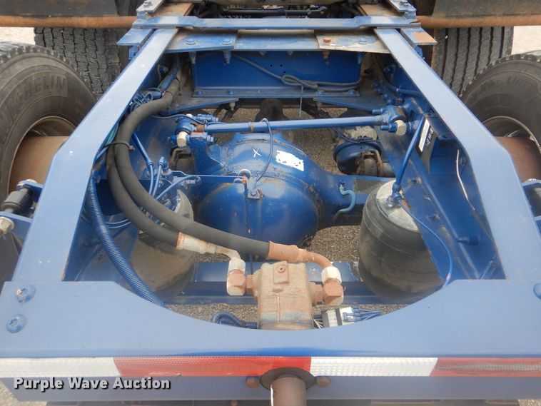 image for item GM9058 2012 Peterbilt 384  semi truck