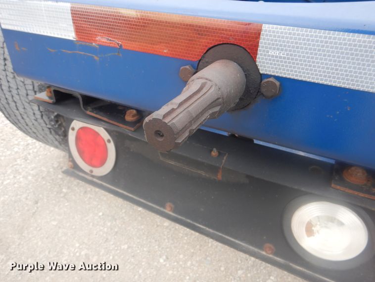 image for item GM9058 2012 Peterbilt 384  semi truck