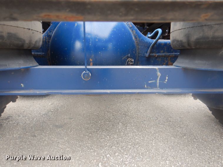 image for item GM9058 2012 Peterbilt 384  semi truck