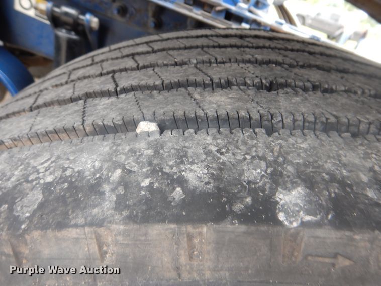 image for item GM9058 2012 Peterbilt 384  semi truck