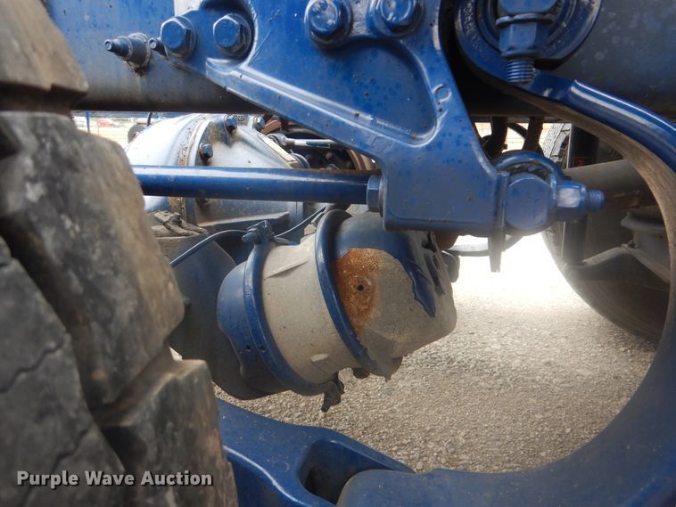 image for item GM9058 2012 Peterbilt 384  semi truck