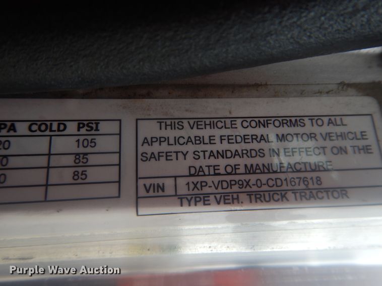 image for item GM9058 2012 Peterbilt 384  semi truck