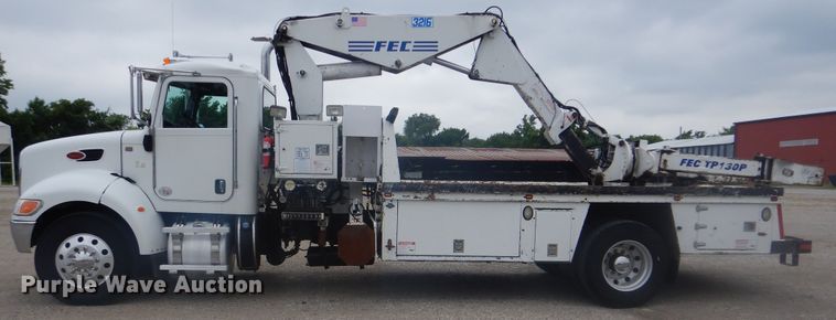 image for item GM9059 2012 Peterbilt 337  tire service truck