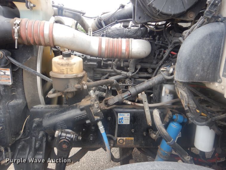 image for item GM9059 2012 Peterbilt 337  tire service truck