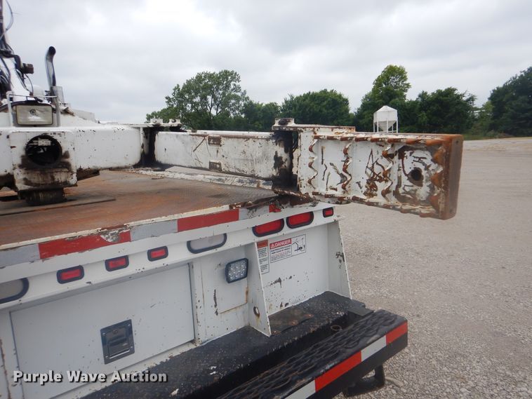 image for item GM9059 2012 Peterbilt 337  tire service truck