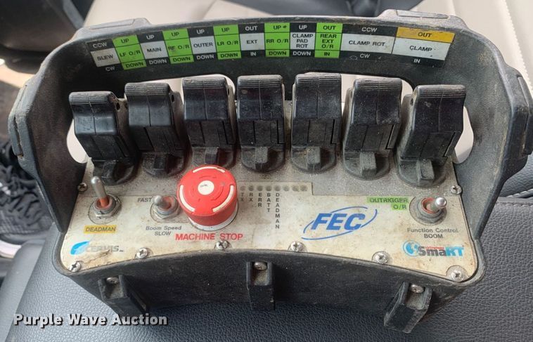 image for item GM9059 2012 Peterbilt 337  tire service truck