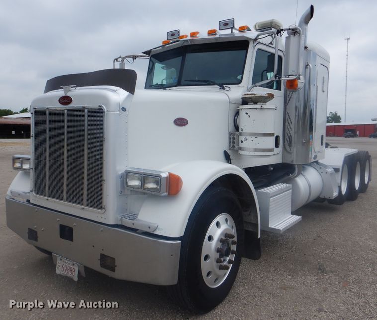 image for item GM9060 2005 Peterbilt 378  semi truck