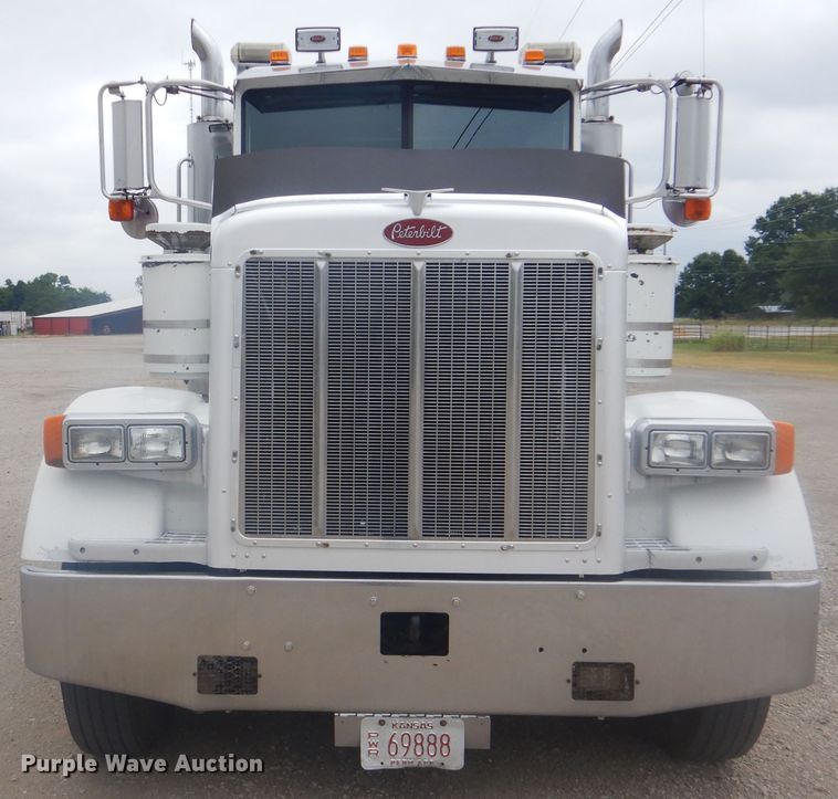 image for item GM9060 2005 Peterbilt 378  semi truck