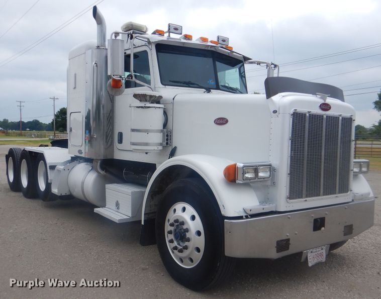image for item GM9060 2005 Peterbilt 378  semi truck