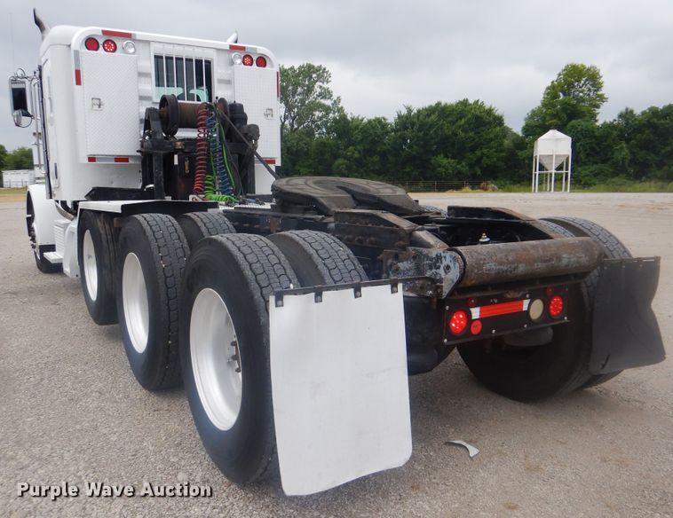 image for item GM9060 2005 Peterbilt 378  semi truck