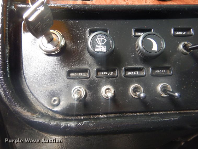 image for item GM9060 2005 Peterbilt 378  semi truck