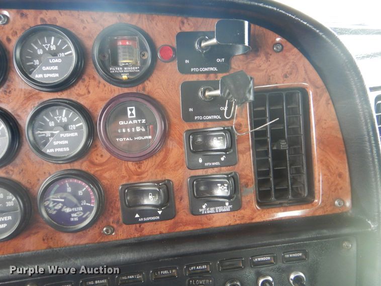 image for item GM9060 2005 Peterbilt 378  semi truck