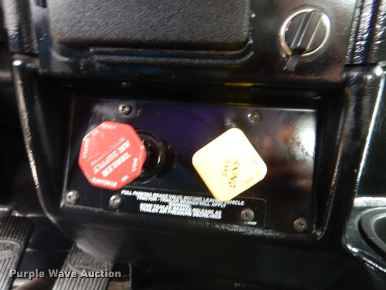 image for item GM9060 2005 Peterbilt 378  semi truck