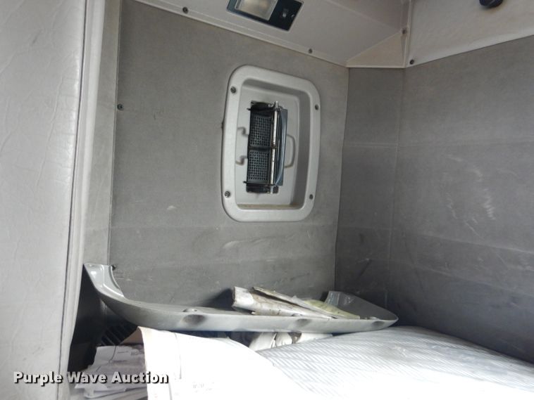 image for item GM9060 2005 Peterbilt 378  semi truck