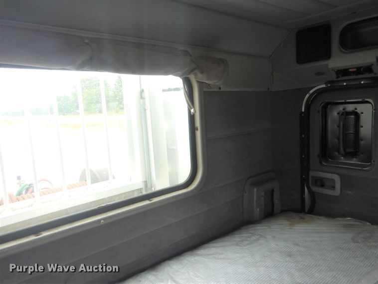 image for item GM9060 2005 Peterbilt 378  semi truck