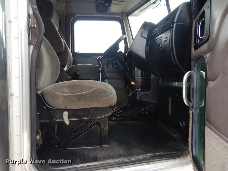 image for item GM9060 2005 Peterbilt 378  semi truck