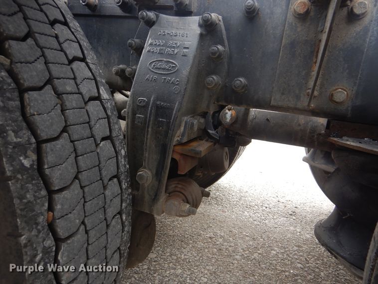 image for item GM9060 2005 Peterbilt 378  semi truck