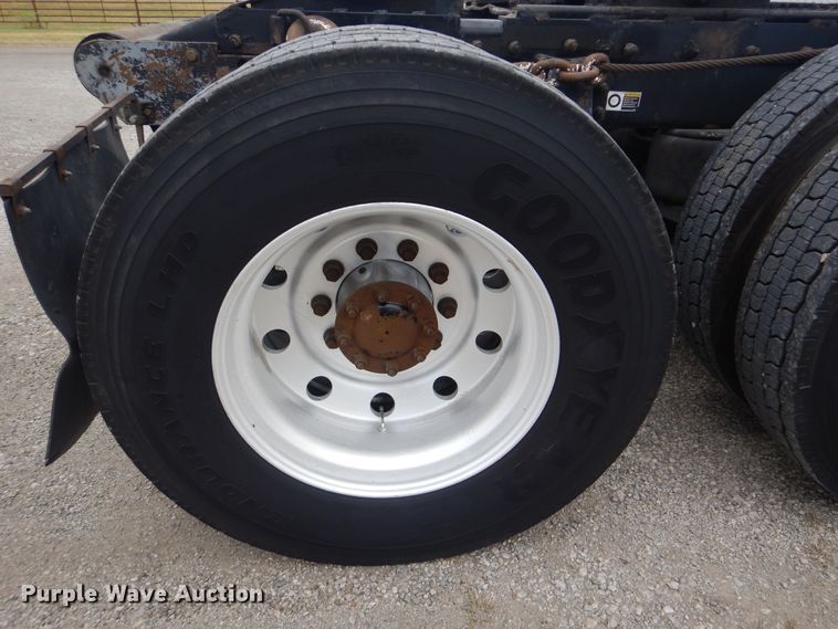 image for item GM9060 2005 Peterbilt 378  semi truck