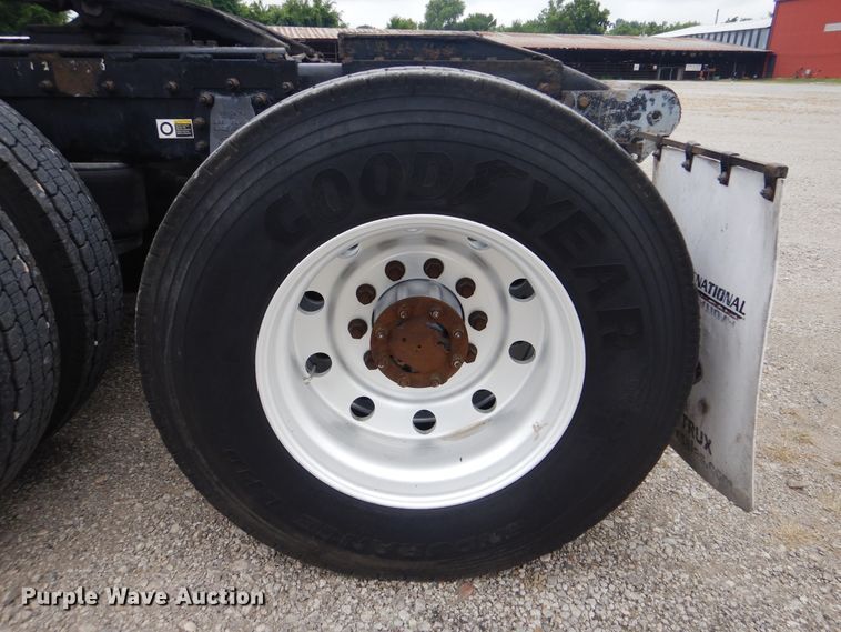 image for item GM9060 2005 Peterbilt 378  semi truck