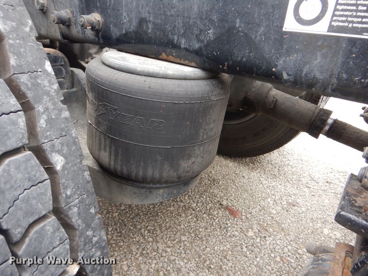 image for item GM9060 2005 Peterbilt 378  semi truck