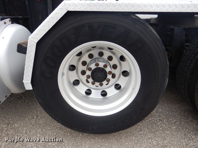 image for item GM9060 2005 Peterbilt 378  semi truck