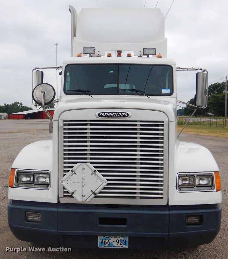 image for item GM9062 1998 Freightliner FLD  semi truck