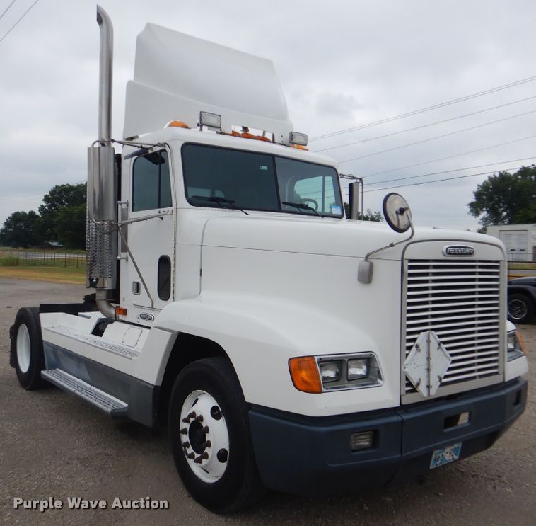 image for item GM9062 1998 Freightliner FLD  semi truck