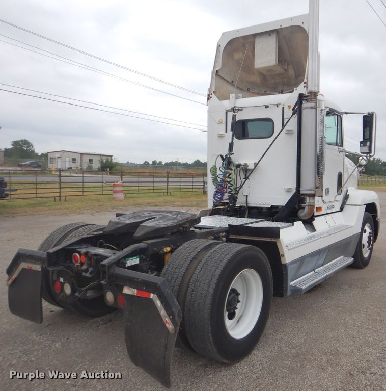 image for item GM9062 1998 Freightliner FLD  semi truck