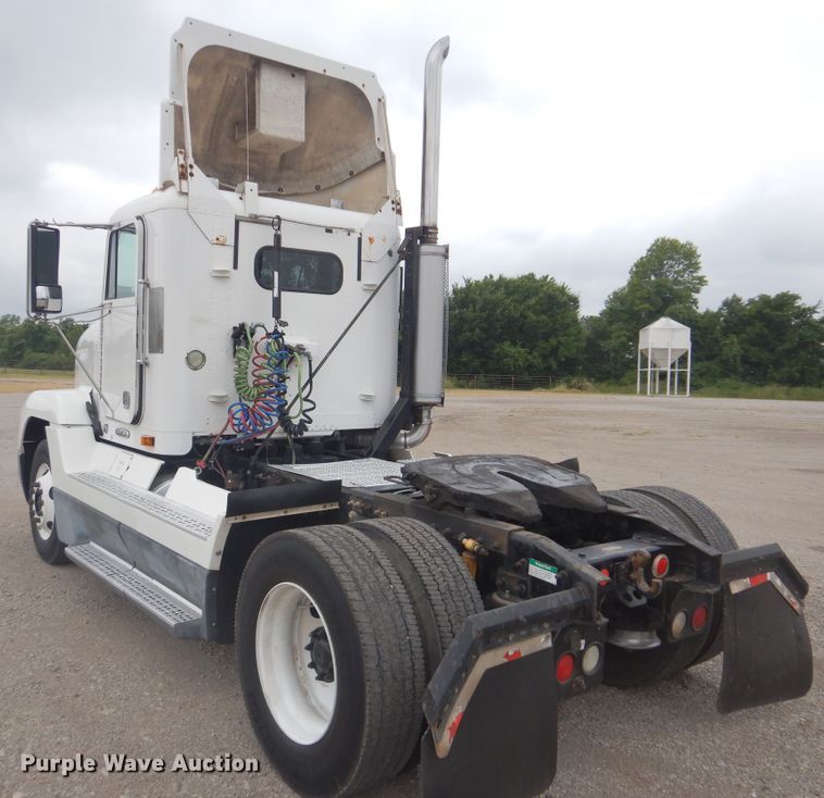 image for item GM9062 1998 Freightliner FLD  semi truck