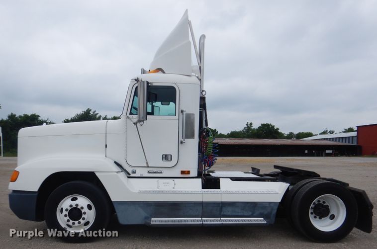 image for item GM9062 1998 Freightliner FLD  semi truck