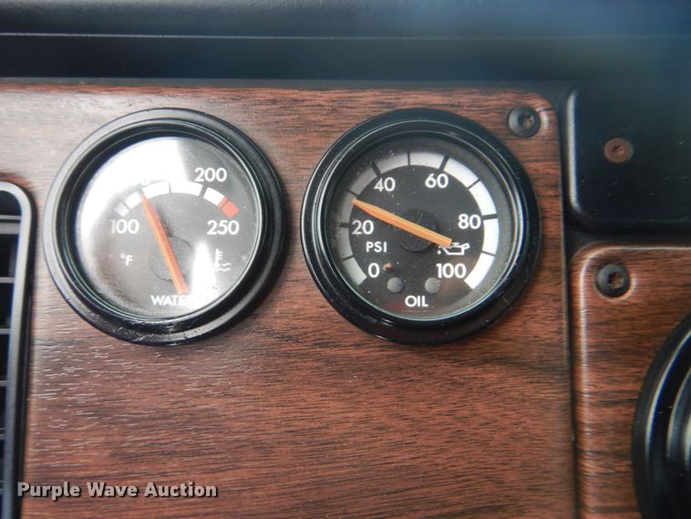 image for item GM9062 1998 Freightliner FLD  semi truck