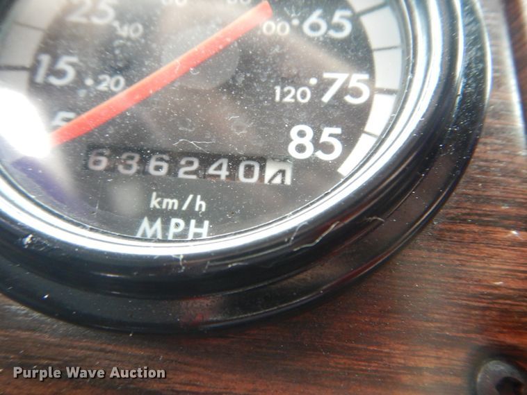 image for item GM9062 1998 Freightliner FLD  semi truck